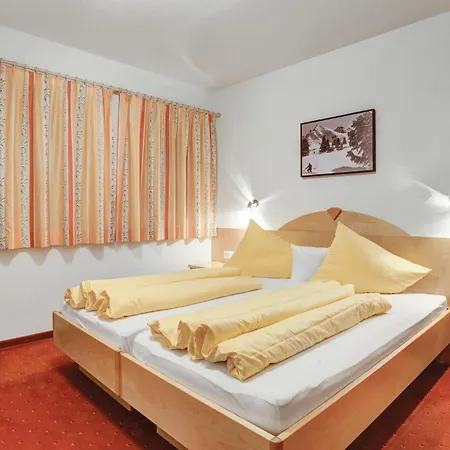 2 Bedroom Cozy In St, Anton Apartment