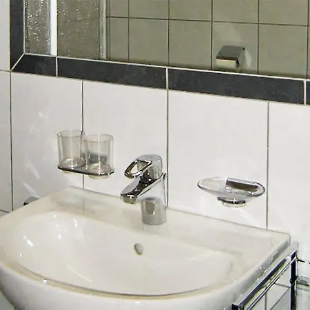 Apartment 2 Bedroom Cozy In St, Anton *
